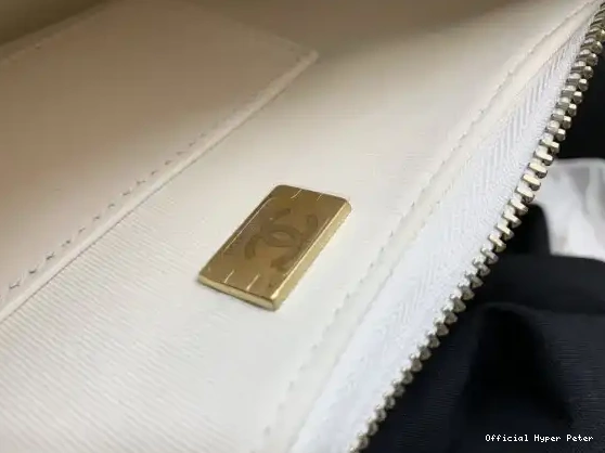 Hyper Peter HOBO HANDBAG CHANEL 0624